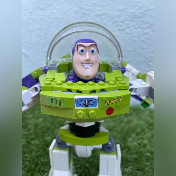 Constructed Buzz Lightyear Lego | Lego 7592 - Picture 7 of 7